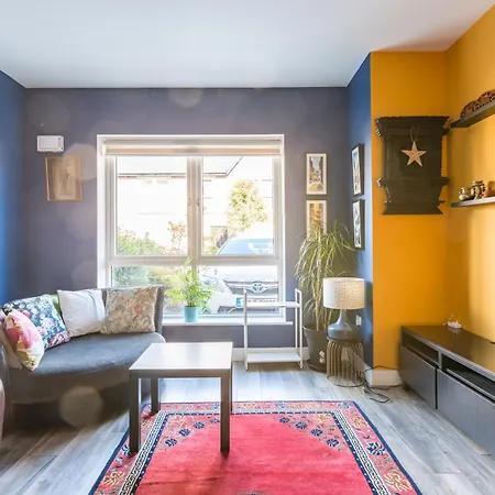 Modern Close To Airport, And Beaches Feriehus *