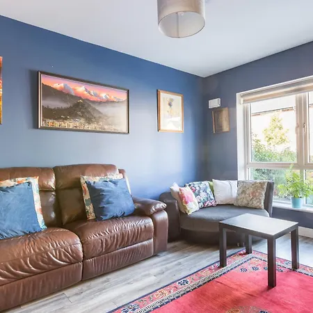 Modern Close To Airport, And Beaches Feriehus *