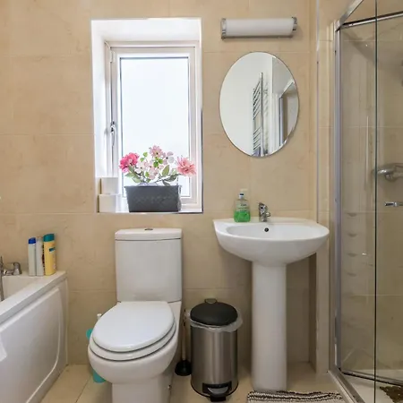 Modern Close To Airport, And Beaches Balgriffin