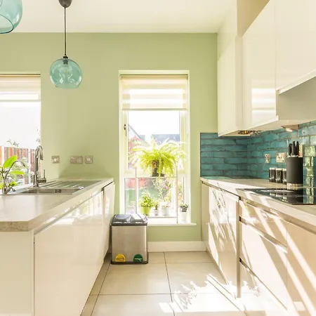 Modern Close To Airport, And Beaches Balgriffin